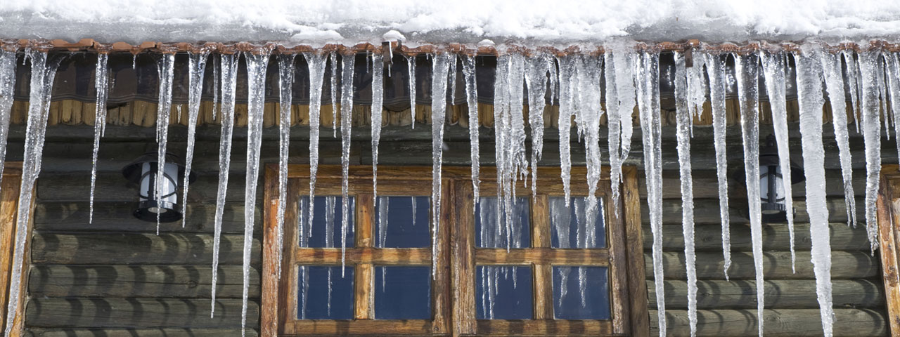 Spray foam prevents ice dams by providing proper insulation in Dayton attic spaces Spray foam prevents ice dams by providing proper insulation in Dayton attic spaces